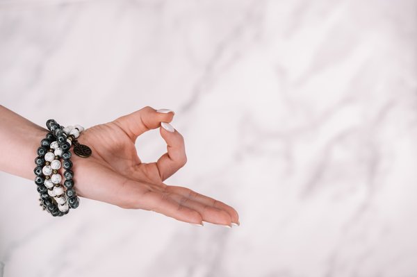 Adoptez un style de vie équilibré avec des bracelets chakras modernes
